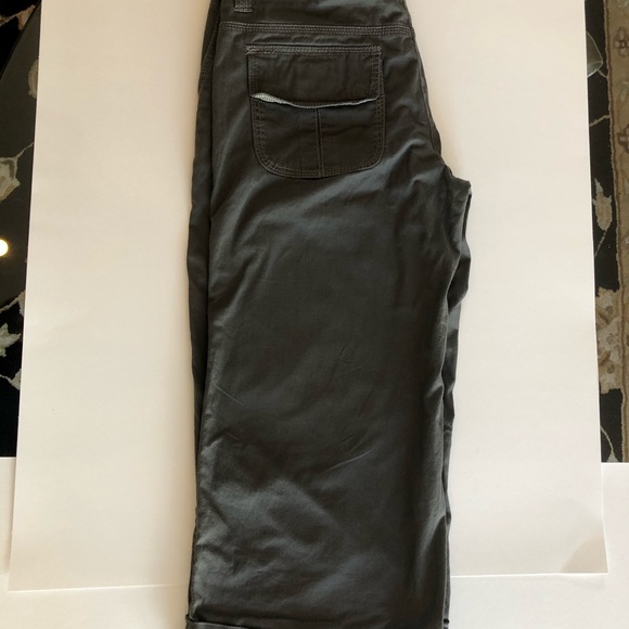 RW & Co Women’s Cuffed Crops. Size 2, GUC - Picture 3 of 5